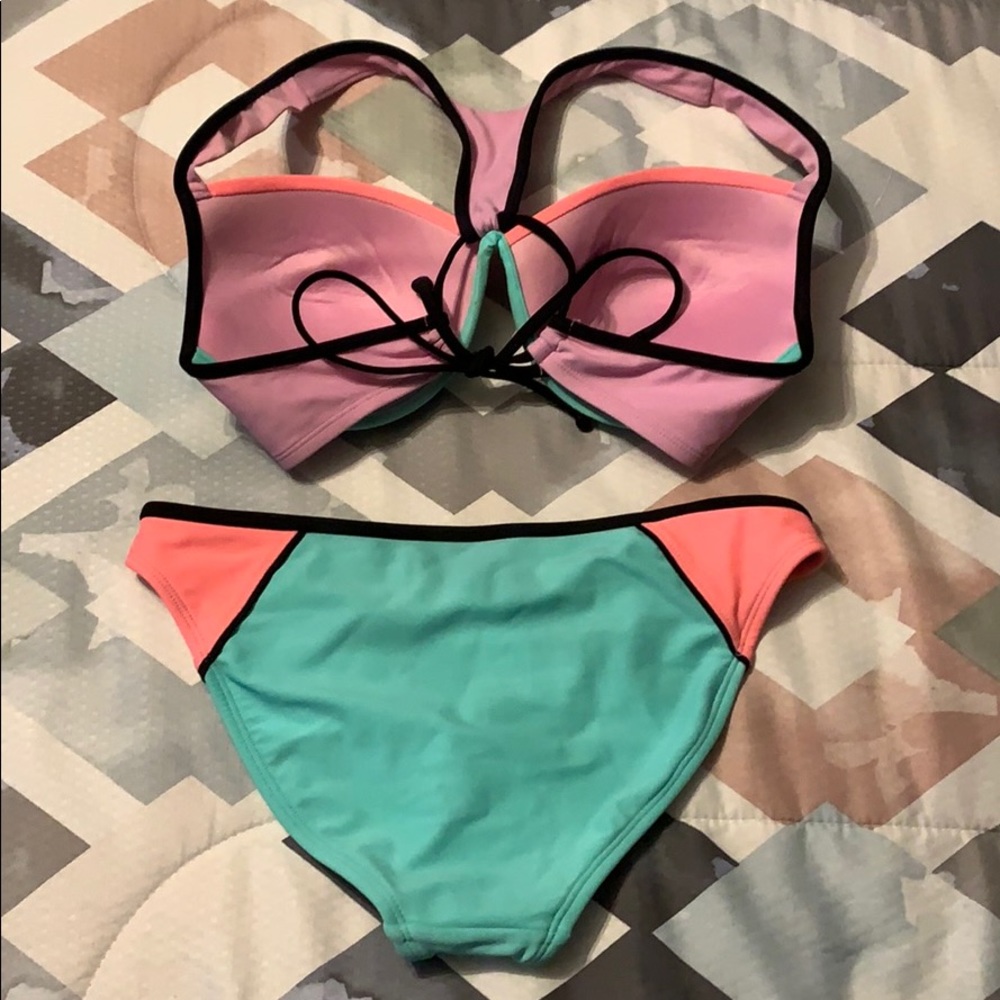 Multi colored bikini - Picture 2 of 2